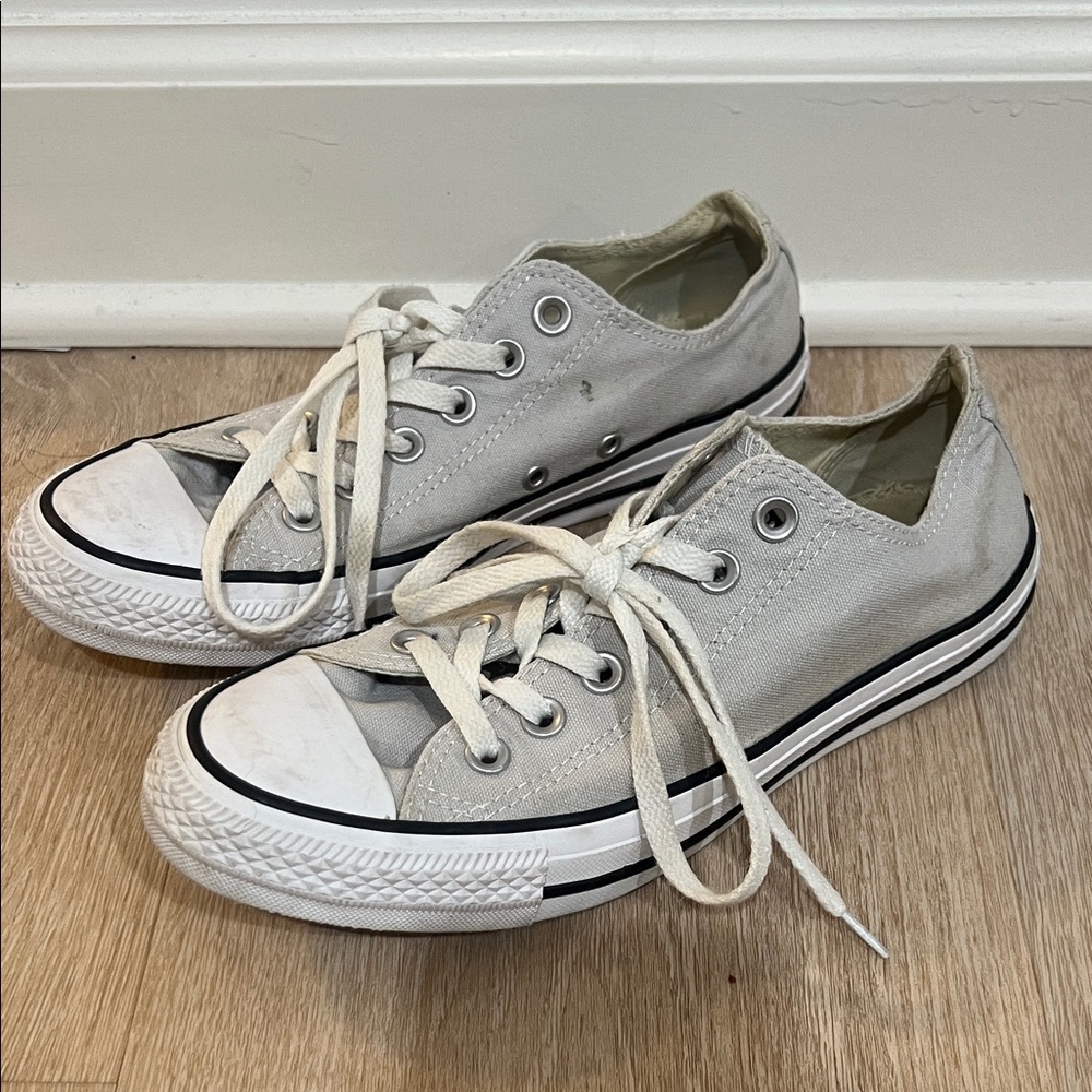Converse | (8) Women’s Light Grey Converse  Sneakers - Picture 2 of 4